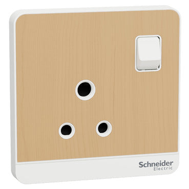 Schneider AvatarOn 3Gang 6A 2/3 Pin Switched Socket IP20