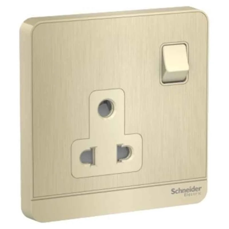 Schneider AvatarOn 3Gang 6A 2/3 Pin Switched Socket IP20